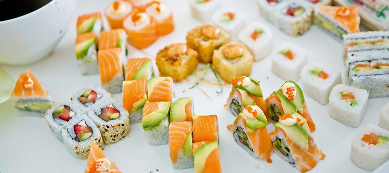 Fresh salmon sushi Sandton, sushi belt Johannesburg, sushi platter Joburg, private sushi catering, Yamada Sushi menu, Joburg ETC